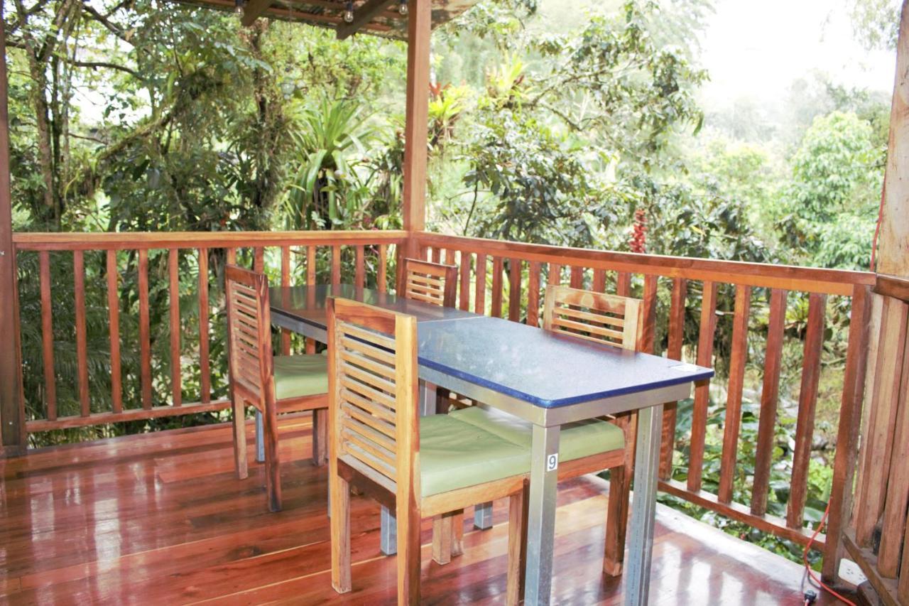 Hostal Zafiro Mindo Exterior photo